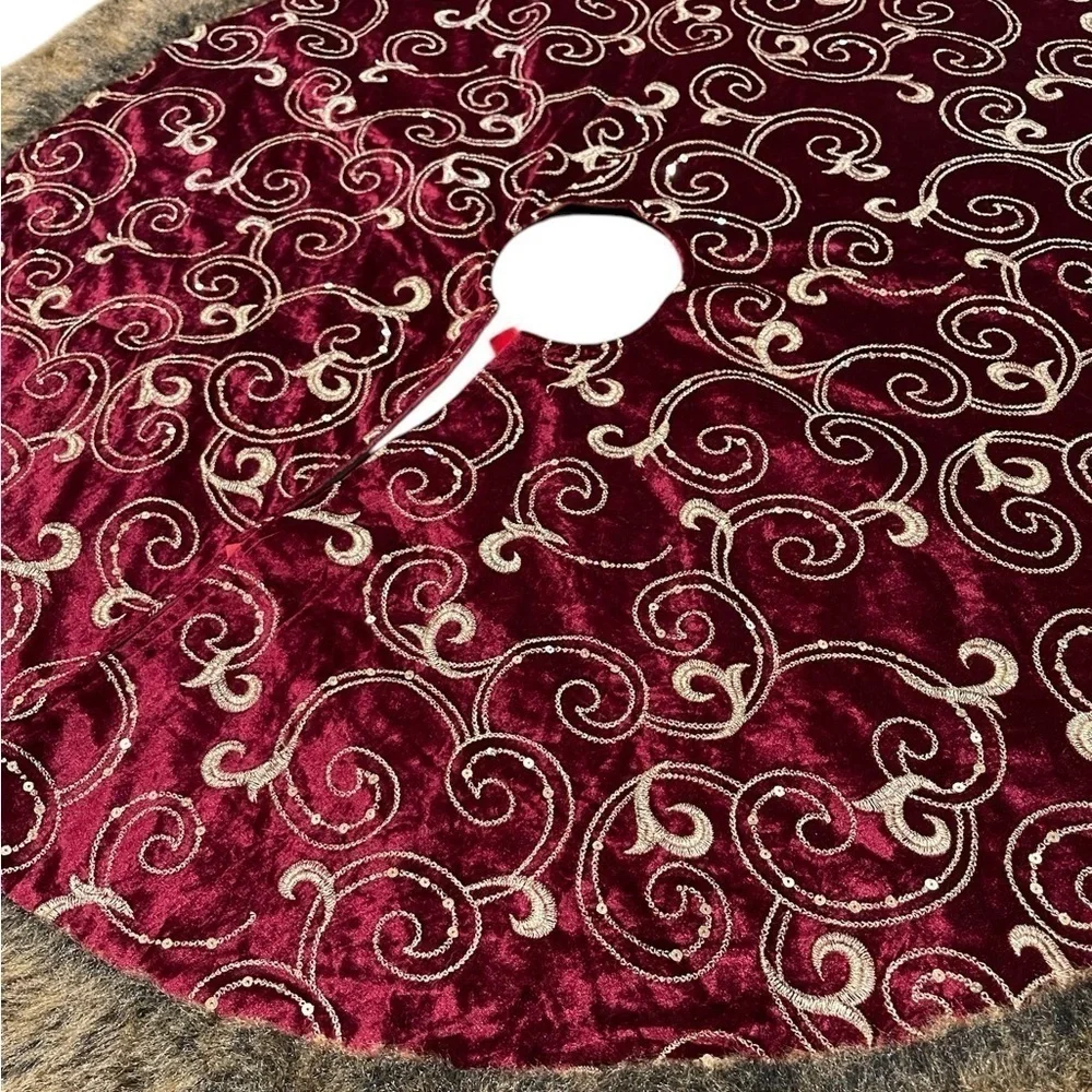 Valery Madelyn Christmas Tree Skirt 48 inch With Gold Scrolling Sequins Fur